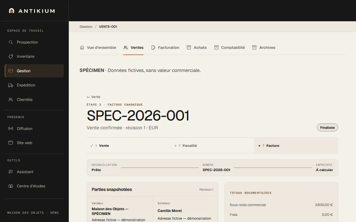 Vue d’une facture de vente dans Antikium, avec le détail de l’objet et les informations du client.